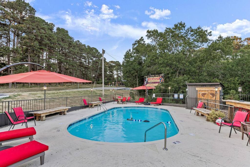 Stonegate Lodge King Bed, Wifi, 50In Roku Tv, Salt Water Pool Room #108 Eureka Springs Luaran gambar