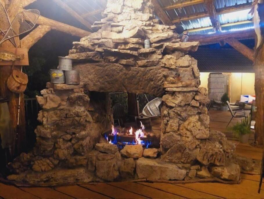 Stonegate Lodge King Bed, Wifi, 50In Roku Tv, Salt Water Pool Room #108 Eureka Springs Luaran gambar
